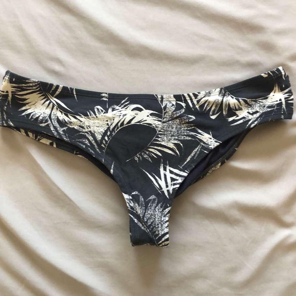 Billabong bathing suit bottoms